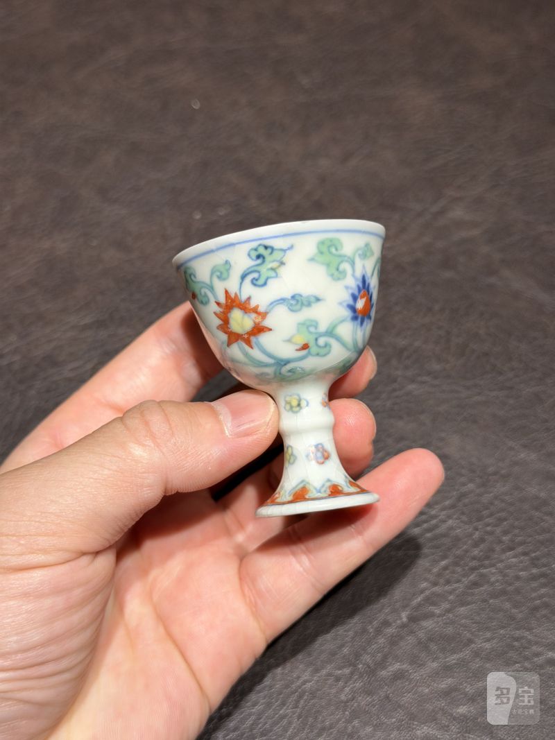 明成化 斗彩缠枝莲纹高足杯 - 图8